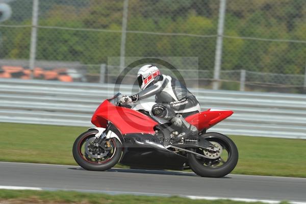 Motorcycle action photographs;Trackday digital images;donington;donington park leicestershire;donington photographs;event digital images;eventdigitalimages;no limits trackday;peter wileman photography;trackday;trackday photos