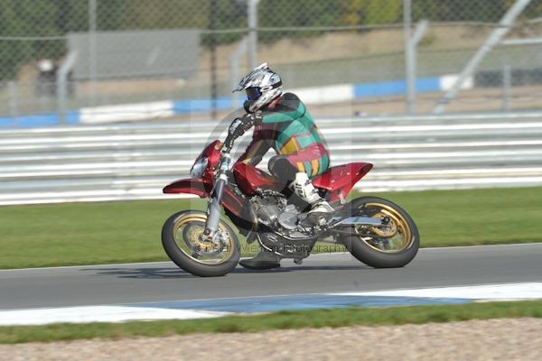 Motorcycle action photographs;Trackday digital images;donington;donington park leicestershire;donington photographs;event digital images;eventdigitalimages;no limits trackday;peter wileman photography;trackday;trackday photos