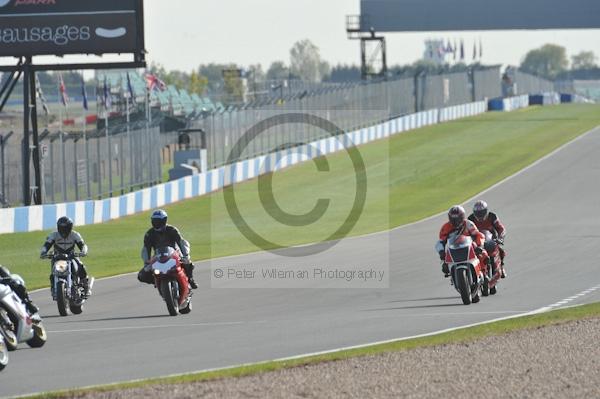 Motorcycle action photographs;Trackday digital images;donington;donington park leicestershire;donington photographs;event digital images;eventdigitalimages;no limits trackday;peter wileman photography;trackday;trackday photos