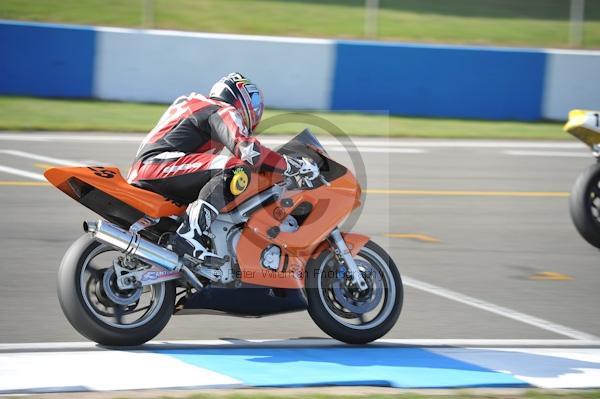 Motorcycle action photographs;Trackday digital images;donington;donington park leicestershire;donington photographs;event digital images;eventdigitalimages;no limits trackday;peter wileman photography;trackday;trackday photos