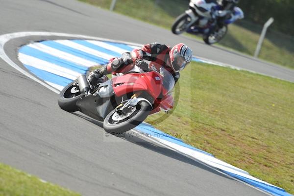 Motorcycle action photographs;Trackday digital images;donington;donington park leicestershire;donington photographs;event digital images;eventdigitalimages;no limits trackday;peter wileman photography;trackday;trackday photos