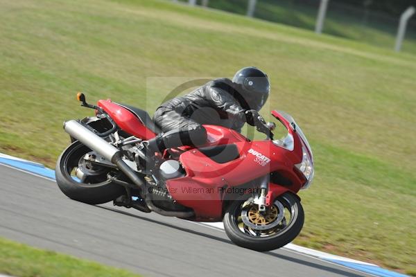Motorcycle action photographs;Trackday digital images;donington;donington park leicestershire;donington photographs;event digital images;eventdigitalimages;no limits trackday;peter wileman photography;trackday;trackday photos