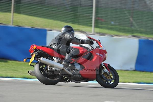 Motorcycle action photographs;Trackday digital images;donington;donington park leicestershire;donington photographs;event digital images;eventdigitalimages;no limits trackday;peter wileman photography;trackday;trackday photos