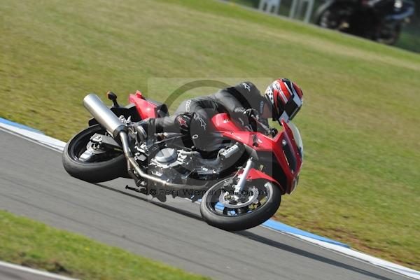 Motorcycle action photographs;Trackday digital images;donington;donington park leicestershire;donington photographs;event digital images;eventdigitalimages;no limits trackday;peter wileman photography;trackday;trackday photos