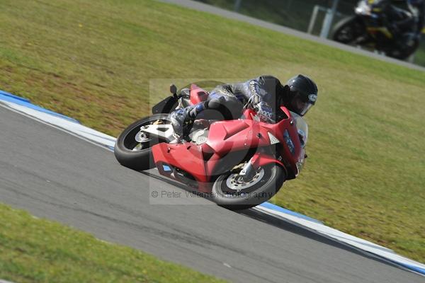 Motorcycle action photographs;Trackday digital images;donington;donington park leicestershire;donington photographs;event digital images;eventdigitalimages;no limits trackday;peter wileman photography;trackday;trackday photos