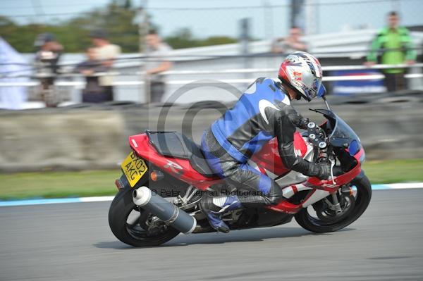 Motorcycle action photographs;Trackday digital images;donington;donington park leicestershire;donington photographs;event digital images;eventdigitalimages;no limits trackday;peter wileman photography;trackday;trackday photos