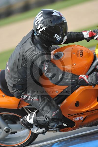 Motorcycle action photographs;Trackday digital images;donington;donington park leicestershire;donington photographs;event digital images;eventdigitalimages;no limits trackday;peter wileman photography;trackday;trackday photos