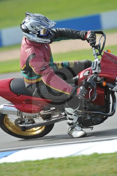 Motorcycle action photographs;Trackday digital images;donington;donington park leicestershire;donington photographs;event digital images;eventdigitalimages;no limits trackday;peter wileman photography;trackday;trackday photos