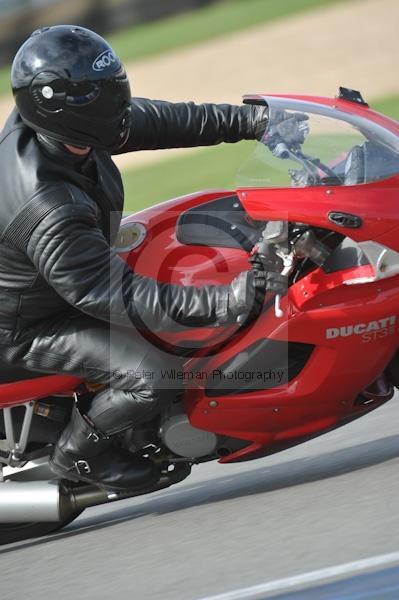 Motorcycle action photographs;Trackday digital images;donington;donington park leicestershire;donington photographs;event digital images;eventdigitalimages;no limits trackday;peter wileman photography;trackday;trackday photos