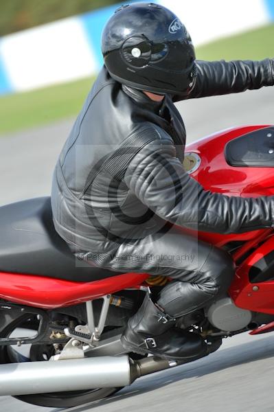 Motorcycle action photographs;Trackday digital images;donington;donington park leicestershire;donington photographs;event digital images;eventdigitalimages;no limits trackday;peter wileman photography;trackday;trackday photos