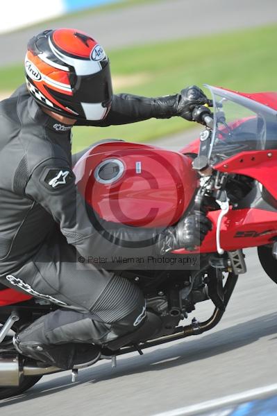 Motorcycle action photographs;Trackday digital images;donington;donington park leicestershire;donington photographs;event digital images;eventdigitalimages;no limits trackday;peter wileman photography;trackday;trackday photos