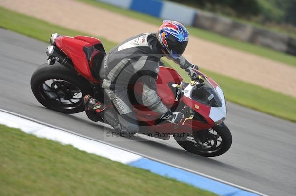 Motorcycle action photographs;Trackday digital images;donington;donington park leicestershire;donington photographs;event digital images;eventdigitalimages;no limits trackday;peter wileman photography;trackday;trackday photos