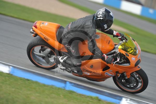 Motorcycle action photographs;Trackday digital images;donington;donington park leicestershire;donington photographs;event digital images;eventdigitalimages;no limits trackday;peter wileman photography;trackday;trackday photos