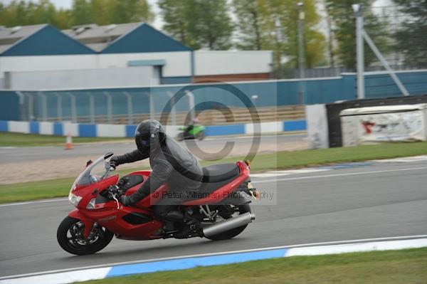 Motorcycle action photographs;Trackday digital images;donington;donington park leicestershire;donington photographs;event digital images;eventdigitalimages;no limits trackday;peter wileman photography;trackday;trackday photos