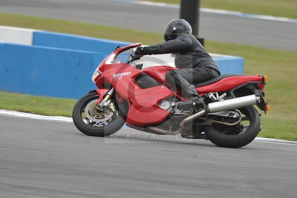 Motorcycle action photographs;Trackday digital images;donington;donington park leicestershire;donington photographs;event digital images;eventdigitalimages;no limits trackday;peter wileman photography;trackday;trackday photos