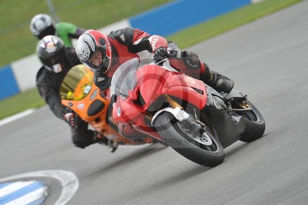 Motorcycle action photographs;Trackday digital images;donington;donington park leicestershire;donington photographs;event digital images;eventdigitalimages;no limits trackday;peter wileman photography;trackday;trackday photos