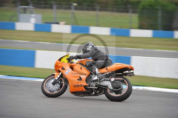 Motorcycle action photographs;Trackday digital images;donington;donington park leicestershire;donington photographs;event digital images;eventdigitalimages;no limits trackday;peter wileman photography;trackday;trackday photos