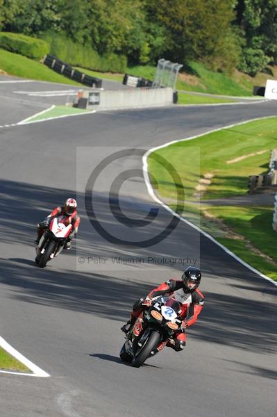 Motorcycle action photographs;Trackday digital images;cadwell;cadwell park photographs;event digital images;eventdigitalimages;motor racing louth lincolnshire;no limits trackday;peter wileman photography;trackday;trackday photos