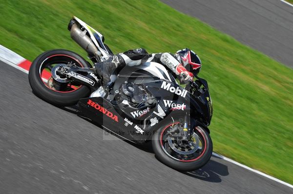 Motorcycle action photographs;Trackday digital images;cadwell;cadwell park photographs;event digital images;eventdigitalimages;motor racing louth lincolnshire;no limits trackday;peter wileman photography;trackday;trackday photos