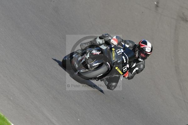 Motorcycle action photographs;Trackday digital images;cadwell;cadwell park photographs;event digital images;eventdigitalimages;motor racing louth lincolnshire;no limits trackday;peter wileman photography;trackday;trackday photos