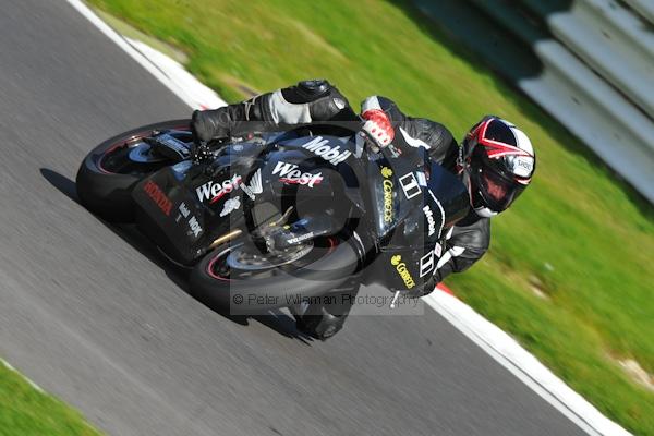 Motorcycle action photographs;Trackday digital images;cadwell;cadwell park photographs;event digital images;eventdigitalimages;motor racing louth lincolnshire;no limits trackday;peter wileman photography;trackday;trackday photos