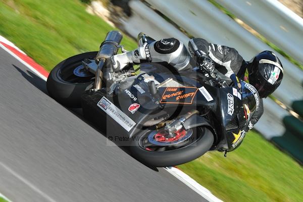 Motorcycle action photographs;Trackday digital images;cadwell;cadwell park photographs;event digital images;eventdigitalimages;motor racing louth lincolnshire;no limits trackday;peter wileman photography;trackday;trackday photos