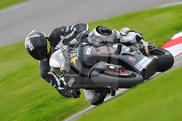 Motorcycle action photographs;Trackday digital images;cadwell;cadwell park photographs;event digital images;eventdigitalimages;motor racing louth lincolnshire;no limits trackday;peter wileman photography;trackday;trackday photos