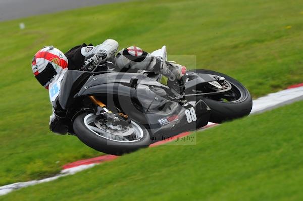 Motorcycle action photographs;Trackday digital images;cadwell;cadwell park photographs;event digital images;eventdigitalimages;motor racing louth lincolnshire;no limits trackday;peter wileman photography;trackday;trackday photos