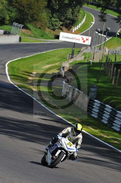 Motorcycle action photographs;Trackday digital images;cadwell;cadwell park photographs;event digital images;eventdigitalimages;motor racing louth lincolnshire;no limits trackday;peter wileman photography;trackday;trackday photos