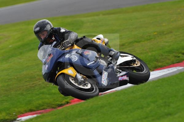 Motorcycle action photographs;Trackday digital images;cadwell;cadwell park photographs;event digital images;eventdigitalimages;motor racing louth lincolnshire;no limits trackday;peter wileman photography;trackday;trackday photos