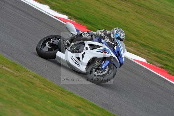 Motorcycle action photographs;Trackday digital images;cadwell;cadwell park photographs;event digital images;eventdigitalimages;motor racing louth lincolnshire;no limits trackday;peter wileman photography;trackday;trackday photos