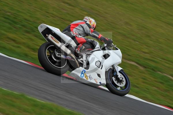 Motorcycle action photographs;Trackday digital images;cadwell;cadwell park photographs;event digital images;eventdigitalimages;motor racing louth lincolnshire;no limits trackday;peter wileman photography;trackday;trackday photos