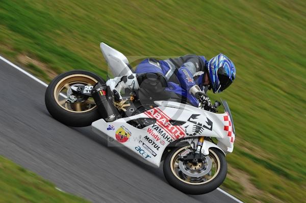 Motorcycle action photographs;Trackday digital images;cadwell;cadwell park photographs;event digital images;eventdigitalimages;motor racing louth lincolnshire;no limits trackday;peter wileman photography;trackday;trackday photos