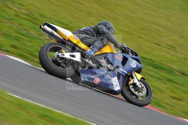 Motorcycle action photographs;Trackday digital images;cadwell;cadwell park photographs;event digital images;eventdigitalimages;motor racing louth lincolnshire;no limits trackday;peter wileman photography;trackday;trackday photos