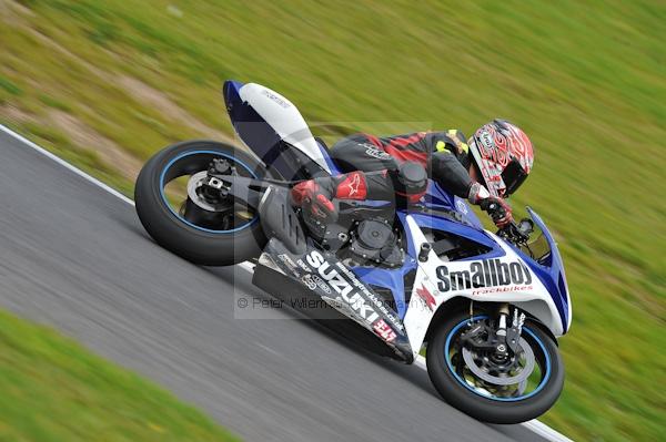 Motorcycle action photographs;Trackday digital images;cadwell;cadwell park photographs;event digital images;eventdigitalimages;motor racing louth lincolnshire;no limits trackday;peter wileman photography;trackday;trackday photos