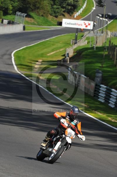 Motorcycle action photographs;Trackday digital images;cadwell;cadwell park photographs;event digital images;eventdigitalimages;motor racing louth lincolnshire;no limits trackday;peter wileman photography;trackday;trackday photos