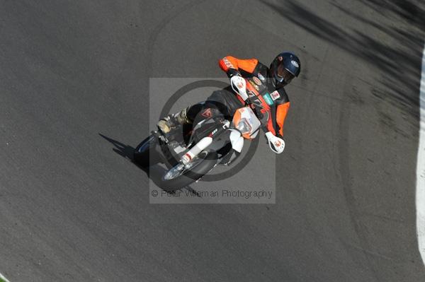 Motorcycle action photographs;Trackday digital images;cadwell;cadwell park photographs;event digital images;eventdigitalimages;motor racing louth lincolnshire;no limits trackday;peter wileman photography;trackday;trackday photos
