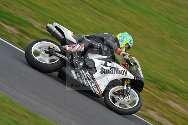 Motorcycle action photographs;Trackday digital images;cadwell;cadwell park photographs;event digital images;eventdigitalimages;motor racing louth lincolnshire;no limits trackday;peter wileman photography;trackday;trackday photos