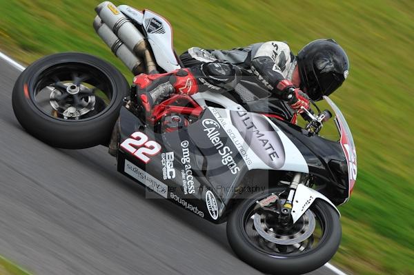 Motorcycle action photographs;Trackday digital images;cadwell;cadwell park photographs;event digital images;eventdigitalimages;motor racing louth lincolnshire;no limits trackday;peter wileman photography;trackday;trackday photos