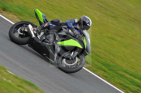 Motorcycle action photographs;Trackday digital images;cadwell;cadwell park photographs;event digital images;eventdigitalimages;motor racing louth lincolnshire;no limits trackday;peter wileman photography;trackday;trackday photos