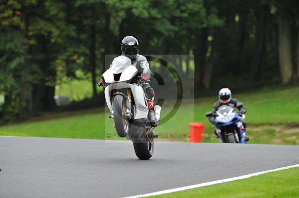 Motorcycle action photographs;Trackday digital images;cadwell;cadwell park photographs;event digital images;eventdigitalimages;motor racing louth lincolnshire;no limits trackday;peter wileman photography;trackday;trackday photos