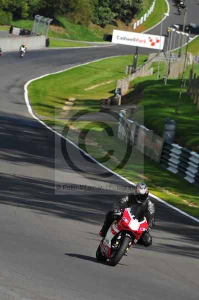 Motorcycle action photographs;Trackday digital images;cadwell;cadwell park photographs;event digital images;eventdigitalimages;motor racing louth lincolnshire;no limits trackday;peter wileman photography;trackday;trackday photos