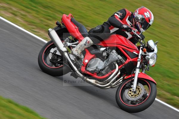 Motorcycle action photographs;Trackday digital images;cadwell;cadwell park photographs;event digital images;eventdigitalimages;motor racing louth lincolnshire;no limits trackday;peter wileman photography;trackday;trackday photos