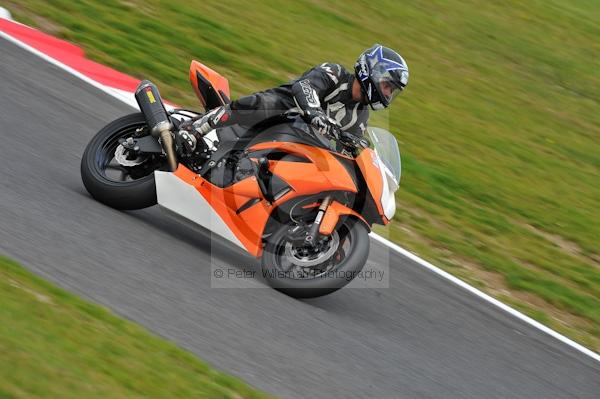 Motorcycle action photographs;Trackday digital images;cadwell;cadwell park photographs;event digital images;eventdigitalimages;motor racing louth lincolnshire;no limits trackday;peter wileman photography;trackday;trackday photos