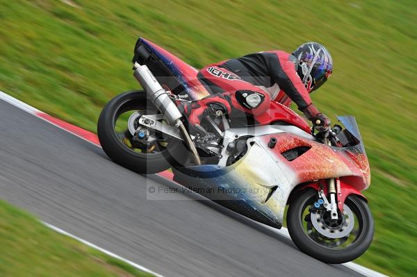 Motorcycle action photographs;Trackday digital images;cadwell;cadwell park photographs;event digital images;eventdigitalimages;motor racing louth lincolnshire;no limits trackday;peter wileman photography;trackday;trackday photos