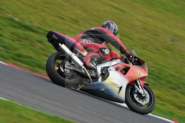 Motorcycle action photographs;Trackday digital images;cadwell;cadwell park photographs;event digital images;eventdigitalimages;motor racing louth lincolnshire;no limits trackday;peter wileman photography;trackday;trackday photos