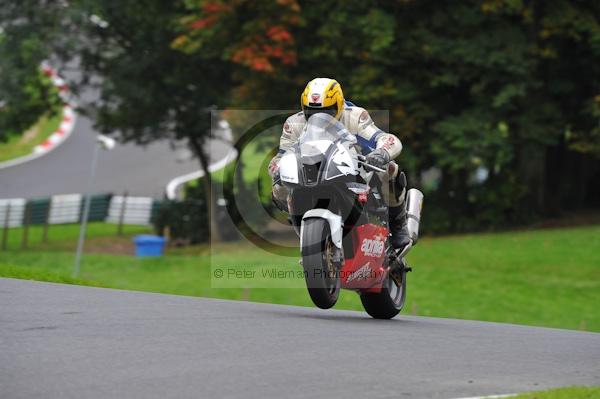 Motorcycle action photographs;Trackday digital images;cadwell;cadwell park photographs;event digital images;eventdigitalimages;motor racing louth lincolnshire;no limits trackday;peter wileman photography;trackday;trackday photos