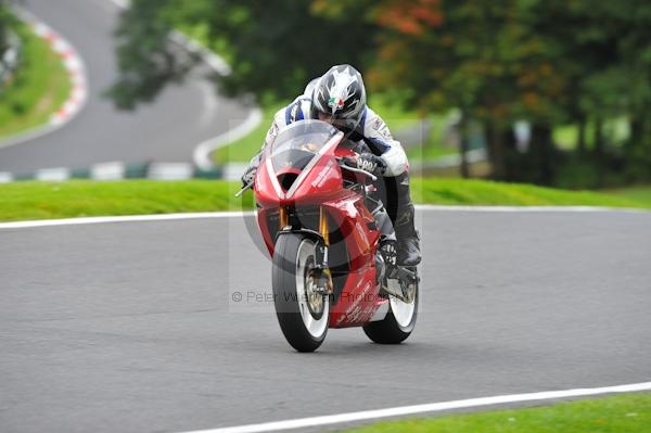 Motorcycle action photographs;Trackday digital images;cadwell;cadwell park photographs;event digital images;eventdigitalimages;motor racing louth lincolnshire;no limits trackday;peter wileman photography;trackday;trackday photos