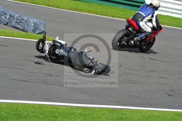 Motorcycle action photographs;Trackday digital images;cadwell;cadwell park photographs;event digital images;eventdigitalimages;motor racing louth lincolnshire;no limits trackday;peter wileman photography;trackday;trackday photos