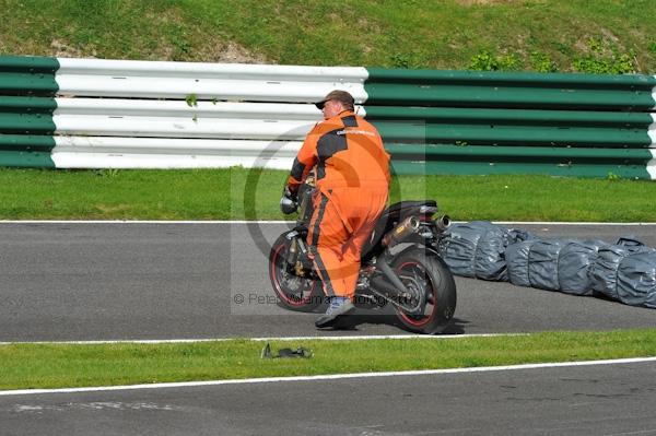 Motorcycle action photographs;Trackday digital images;cadwell;cadwell park photographs;event digital images;eventdigitalimages;motor racing louth lincolnshire;no limits trackday;peter wileman photography;trackday;trackday photos